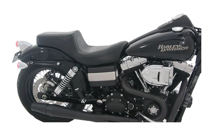 Mustang Seats Seats & Sissy Bars Mustang One-Piece Squareback Seat For Harley 6 Mustang Seats Seats & Sissy Bars Mustang One-Piece Squareback Seat For Harley - Image 4